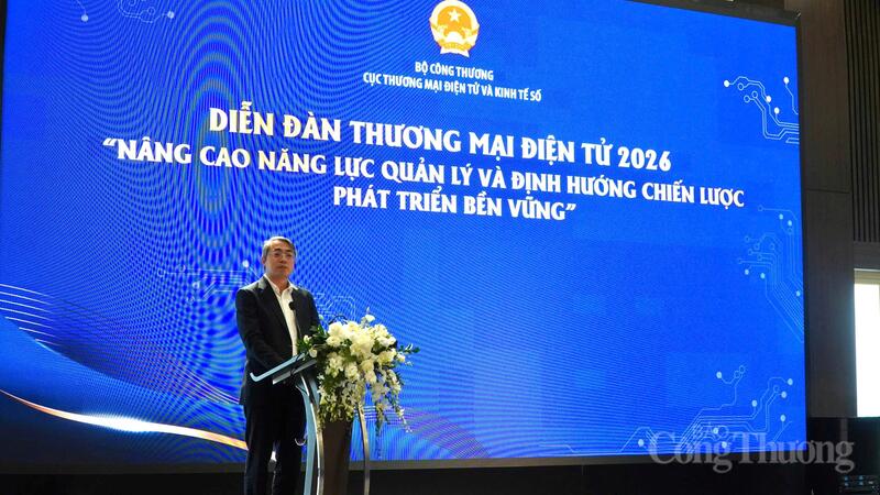 Diễn đàn “Toàn cảnh Thương mại điện tử: Nâng cao năng lực quản lý - Định hướng phát triển xanh, bền vững”.