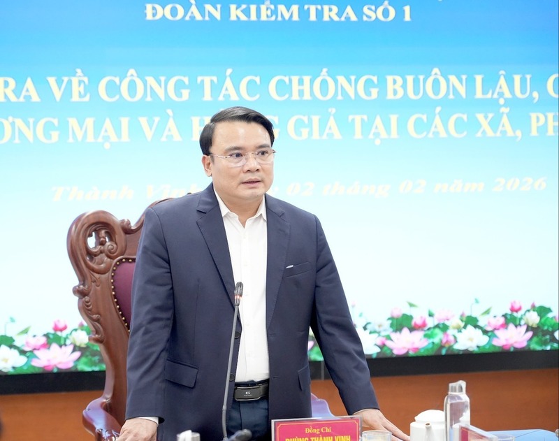 Ông Phùng Thành Vinh, Phó Chủ tịch UBND tỉnh, Phó Trưởng ban Thường trực Ban Chỉ đạo 389 tỉnh Nghệ An Ok88vip tỷ lệ kèo World Cup 2026 với Ban Chỉ đạo 389 các phường, quán triệt công tác đấu tranh chống buôn lậu, gian lận thương mại và hàng giả trong dịp trước, trong và sau Tết . Ảnh: Bảo Ngọc