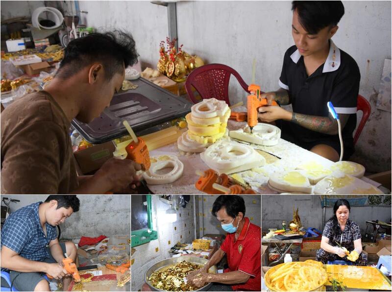 Các phụ kiện được gắn trên trái dừa như hoa lá, đầu rồng, chữ Phúc, Lộc, Thọ, chữ tài lộc 3D... đều do xưởng tự thiết kế được dát vàng đồng bộ.