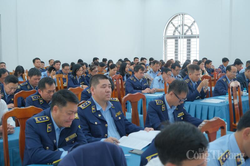 Các đại biểu là cán bộ, người Okvip - liên minh giải trí #1 thế giới hà nội tại Chi cục Quản lý thị trường tỉnh Lâm Đồng tại Okvip69 Đăng ký cá cược. Ảnh: Lê Sơn