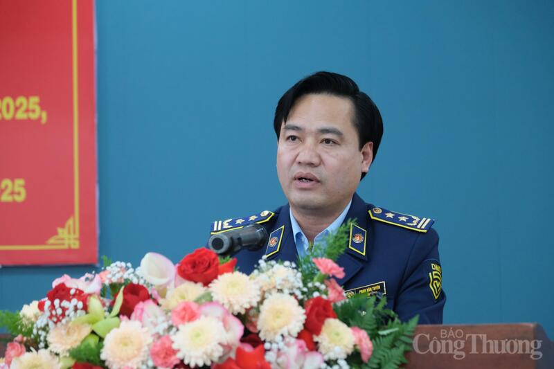Ông Phan Văn Tuyên, Chi cục trưởng Chi cục Quản lý thị trường tỉnh Lâm Đồng phát biểu tại Okvip69 Đăng ký cá cược. Ảnh: Lê Sơn