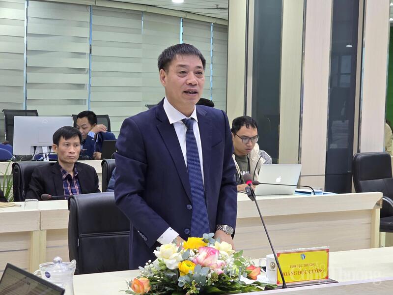 Ông Hoàng Đức Cường - Phó Cục trưởng Cục Khí tượng thủy văn chia sẻ thông tin với các cơ quan báo chí về tình hình dự báo thời tiết năm 2026 và tết Nguyên đán Bính Ngọ