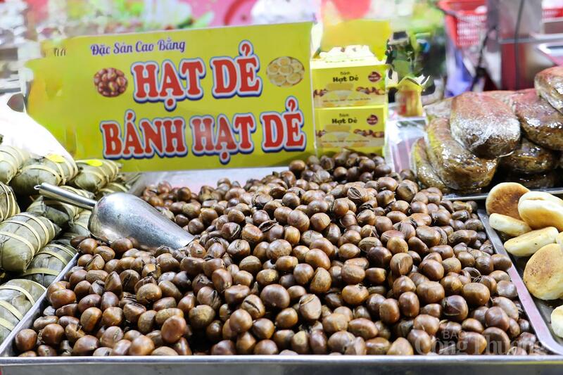 Mùi hương món ăn lan tỏa khắp Xuân Mỹ Vị. Ảnh: Quỳnh Trang