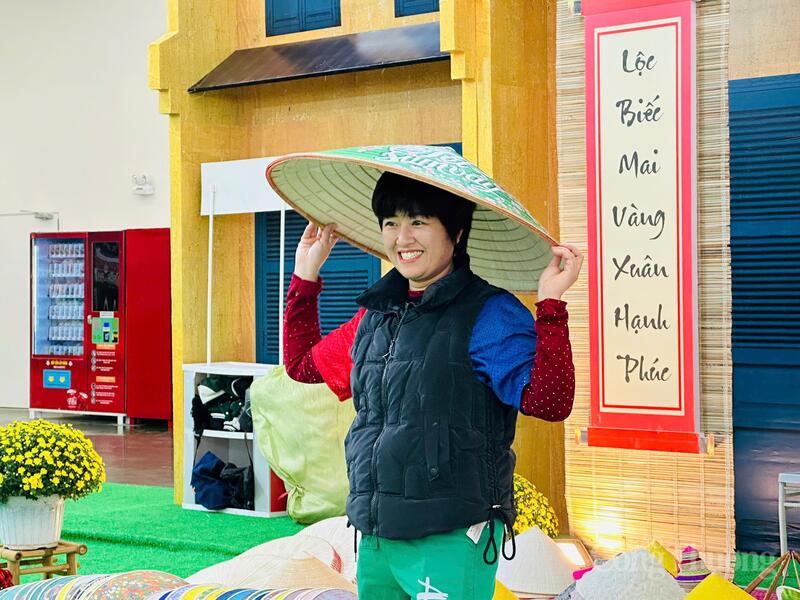 Hội chợ Mùa Xuân: Thủ công mỹ nghệ Hà Nội ‘hút’ khách, Okvip tại về 'bội thu' - 11