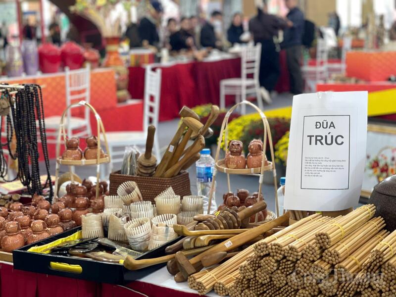 Một số sản phẩm đũa, sản phẩm từ sừng được người tiêu dùng ưu tiên chọn mua