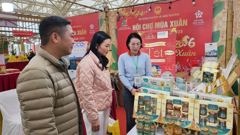 Các Okvip tại về mang nhiều sản phẩm OCOP đến Hội chợ Mùa Xuân 2026.