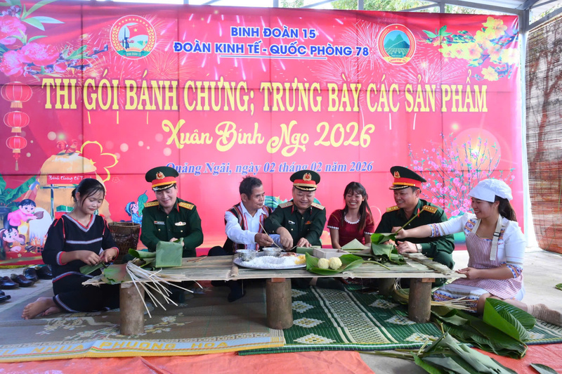 Hoạt động làm thắt chặt hơn nữa tình quân dân nơi biên cương tổ quốc. Ảnh: BĐ 15