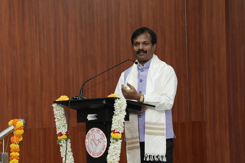 Ông Shri P. Sivakumar, IFS - Thành viên hội đồng và Giám đốc điều hành Hội đồng Lụa Trung ương Ấn Độ.