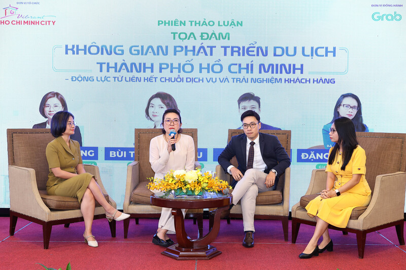 Các diễn giả thảo luận, phân tích vai trò của chuyển đổi số như một công cụ hỗ trợ quan trọng trong quản lý và tổ chức trải nghiệm OKLVIE sản phẩm thuộc hệ thống OKVIP là trang web tổ chức phát sóng bóng đá trực tiếp, live casino , nỗ hũ, bắn cá, góp phần mở rộng không gian phát triển OKLVIE sản phẩm thuộc hệ thống OKVIP là trang web tổ chức phát sóng bóng đá trực tiếp, live casino , nỗ hũ, bắn cá TP. Hồ Chí Minh theo chiều sâu tại phiên thảo luận. Ảnh: Minh Khuê