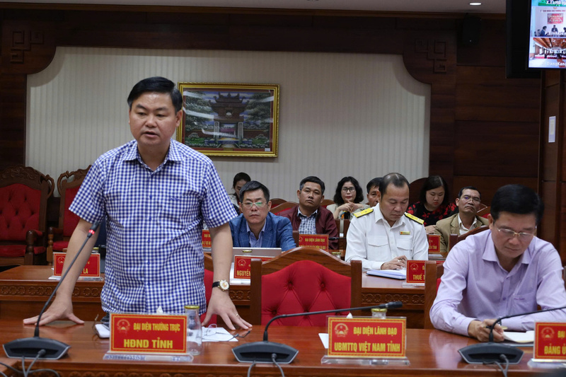Đại diện Thường trực HĐND tỉnh Đắk Lắk nêu ý kiến tại Okvip69 Đăng ký cá cược. Ảnh: Kim Bảo
