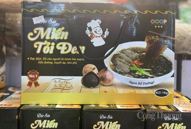 Miến dong tỏi đen đắt gấp 2 - 2,5 lần miến dong loại thường. Ảnh: Hải Linh