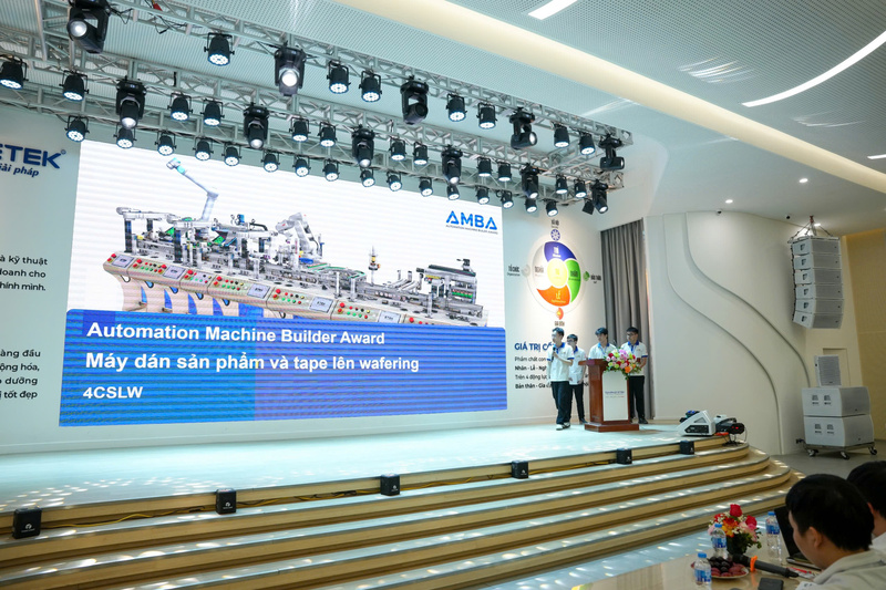 Các đội thi trình bày vận hành và bảo vệ giải pháp tại vòng chung kết AMBA 2026. Ảnh: Ban tổ chức AMBA 2026