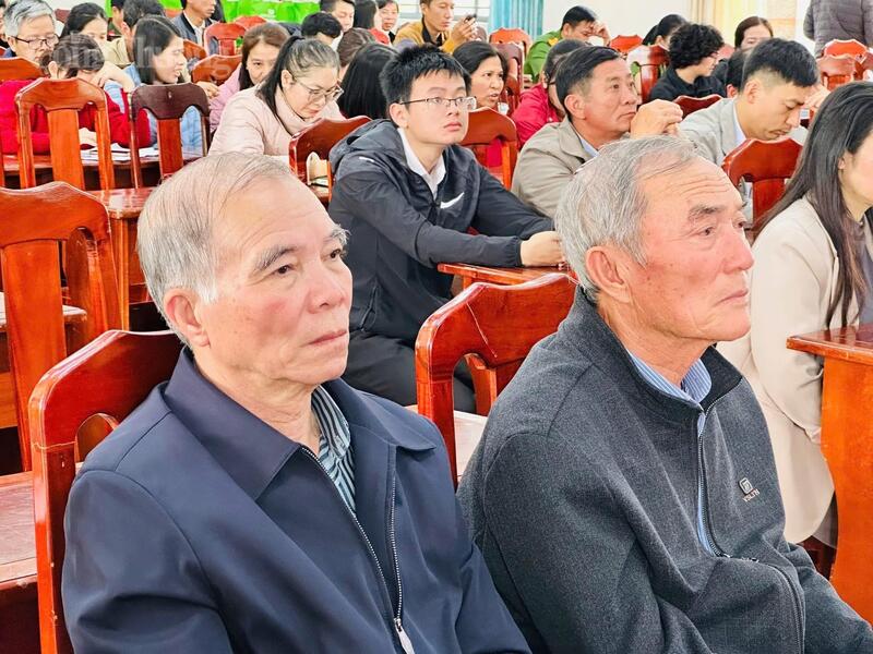 Các cựu chiến binh xã Ka Đô dự Okvip69 Đăng ký cá cược.