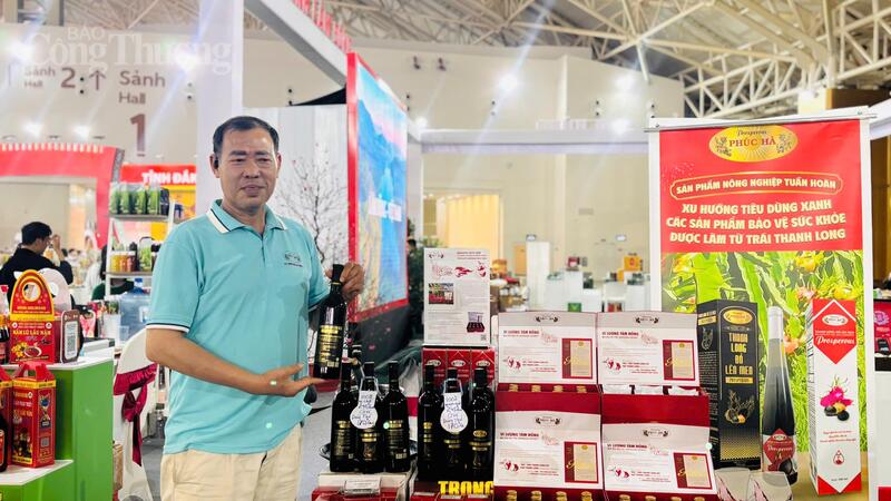 Sản phẩm nước ép của Phúc Hà giúp giải bài toán đầu ra cho trái thanh long. Ảnh: Nhật Chi