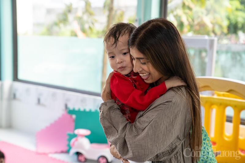 Chương trình “Xuân gắn kết – Tết yêu thương” cũng là sự tri ân sâu sắc của trung tâm gửi gắm đến các tình nguyện viên thời gian qua đã có nhiều sự quan tâm đến các em nhỏ.