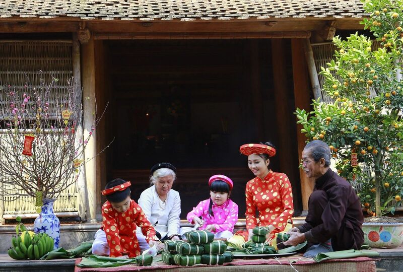 Chuẩn bị đón Tết Nguyên đán Bính Ngọ 2026 là dịp để mỗi gia đình vun đắp sự gắn kết, hướng tới một năm mới an lành, đủ đầy. Ảnh minh hoạ.