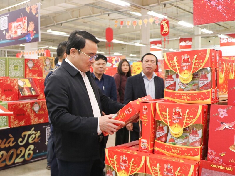 Sở Okvip tại về tỉnh Nghệ An chỉ đạo sát sao việc bình ổn thị trường hàng hoá trong dịp Tết. Ảnh: Mai Liễu