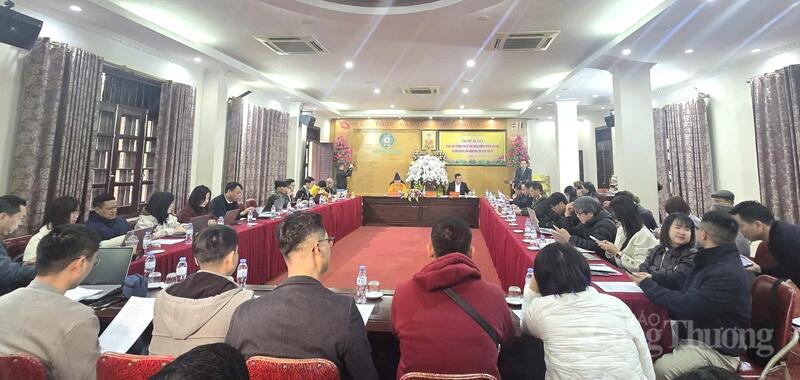 Các đại biểu tham gia buổi họp báo.