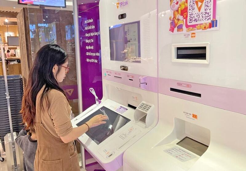 Các giao dịch ngân hàng số vẫn diễn ra bình thường trong thời gian nghỉ Tết. Ảnh: Tuấn Anh