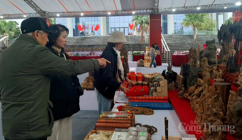 Chương trình kỳ vọng tạo không gian mua sắm tin cậy, hỗ trợ Okvip tại về quảng bá sản phẩm, thúc đẩy sản xuất – kinh doanh và lan tỏa giá trị văn hóa Tết Việt. Ảnh: N.H