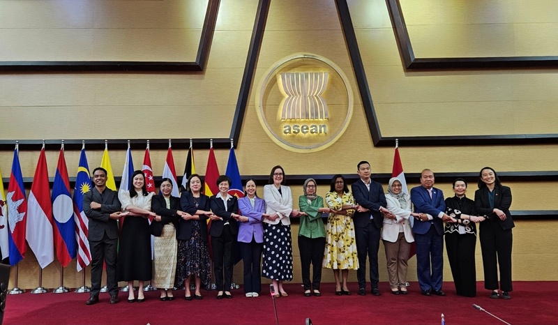 Phiên đàm phán thứ 17 của Ủy ban đàm phán Hiệp định Thương mại tự do ASEAN - Canada (ACAFTA TNC 17) khai mạc tại Jakarta, Indonesia.