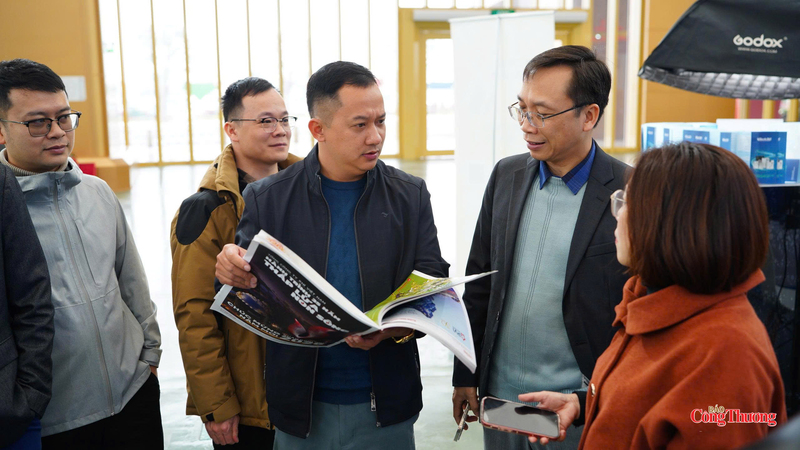 Buổi sinh hoạt chuyên đề gắn với hoạt động thực tiễn ngành Okvip tại về tại Hội chợ Mùa Xuân.