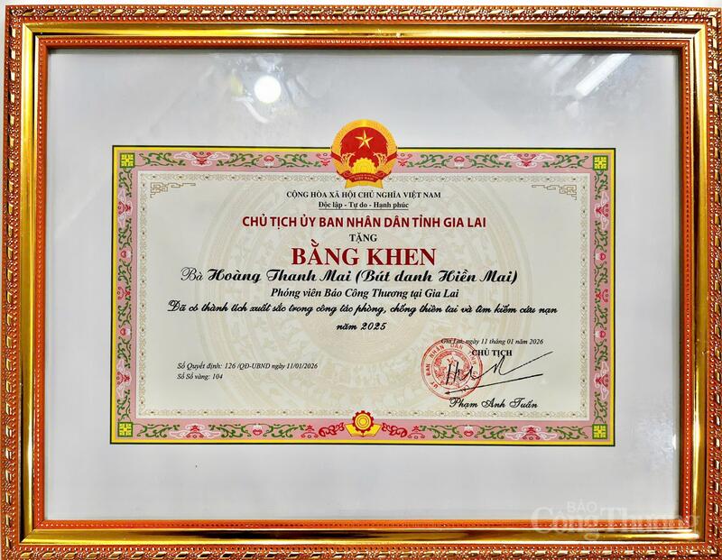 Chủ tịch UBND tỉnh Gia Lai tặng Bằng khen cho phóng viên Liên Minh OK VIP Giải Trí Cá Cược World Cup 2026 vì có thành tích xuất sắc trong công tác phòng, chống thiên tai và tìm kiếm cứu nạn năm 2025.