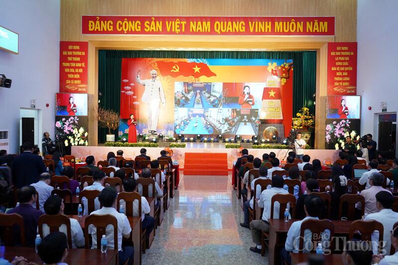 Quang cảnh chương trình. Ảnh: Lê Sơn