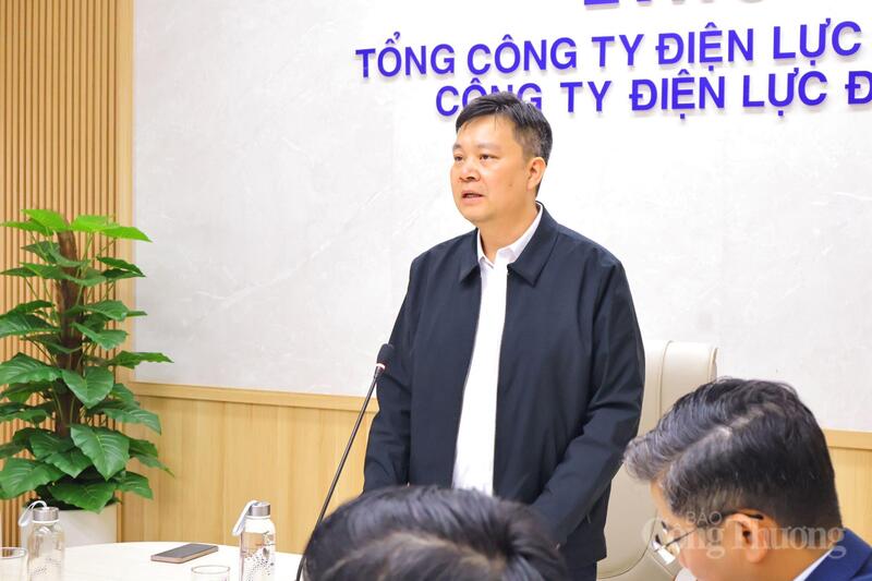 Phó Cục trưởng Cục Điện lực Nguyễn Thế Hữu lưu ý EVNCPC và PC Đà Nẵng: "Chủ trương là tổng quát, mục tiêu chung là đảm bảo cung cấp điện, giải pháp thực hiện cần chi tiết, cụ thể phù hợp với điều kiện tại từng địa phương”.