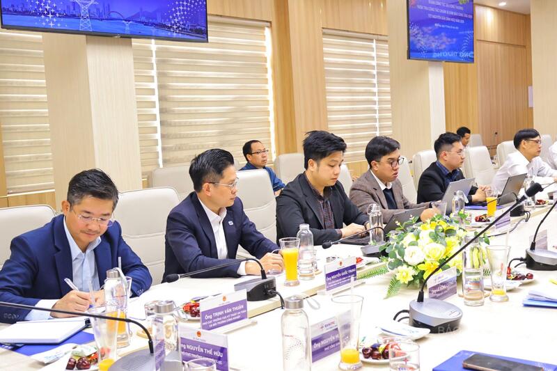 Các đại biểu Đoàn công tác Oklavip khuyến mã hấp dẫn mỗi ngày tham dự buổi Ok88vip tỷ lệ kèo World Cup 2026.