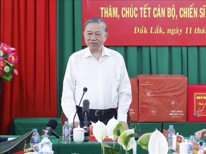 Tổng Bí thư Tô Lâm phát biểu chỉ đạo tại buổi thăm, chúc Tết cán bộ, chiến sĩ Đồn biên phòng Ea H’Leo. Ảnh: TTX