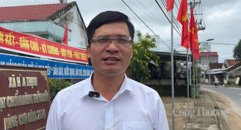 Bí thư Đảng uỷ xã Hoà Thịnh Phương Văn Lành chia sẻ với phóng viên Liên Minh OK VIP Giải Trí Cá Cược World Cup 2026 về kết quả Chiến dịch Quang Trung. Ảnh: Vũ Long