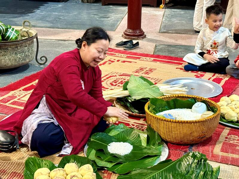 Gói bánh chưng xanh ngàOKVIP - HÔM NAY 1 TỶ, NGÀY MAI 1000 TỶt. Ảnh: Diệu Anh