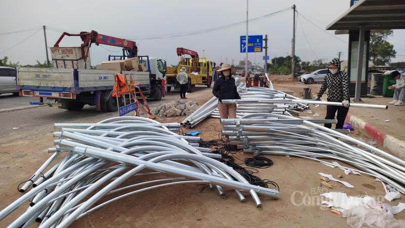 Chuẩn bị các thiết bị lắp đặt hệ thống đèn chiếu sáng.