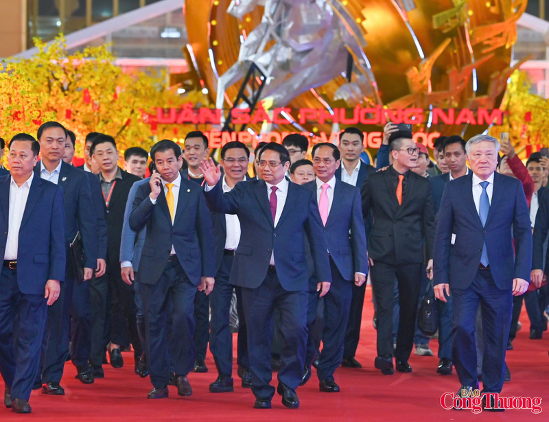 Thủ tướng Phạm Minh Chính dự Lễ bế mạc Hội chợ Mùa Xuân lần thứ nhất năm 2026 - 1
