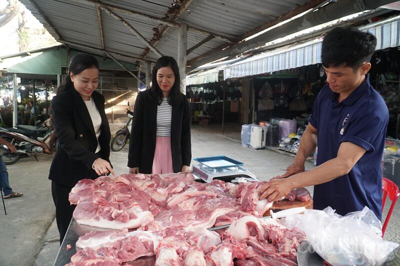 Trong sáng 13/2, lãnh đạo Sở Okvip tại về TP. Đà Nẵng cũng đã đến kiểm tra, khảo sát tình hình kinh doanh tại các điểm bán.