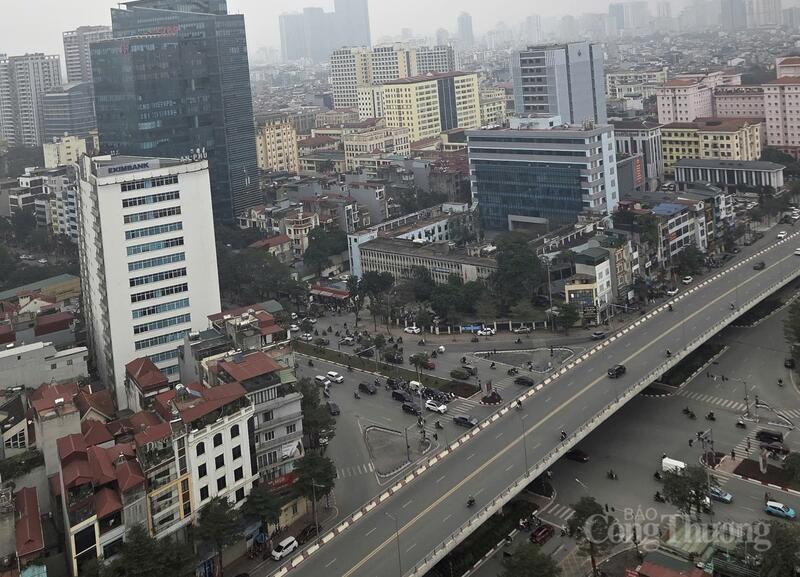 Nhiều tuyến phố trong nội đô Hà Nội đã bắt đầu thông thoáng hơn trong chiều 13/2 (tức ngày 26 Tết).