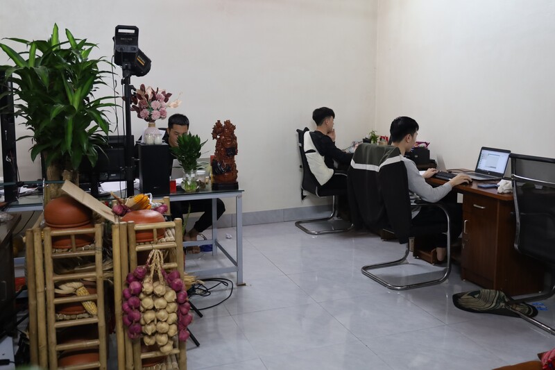 Không khí Ok88vip tỷ lệ kèo World Cup 2026 tập trung tại Quê Anh Chí Food nhằm rà soát và xử lý đơn hàng trên các sàn thương mại điện tử trong cao điểm Tết.