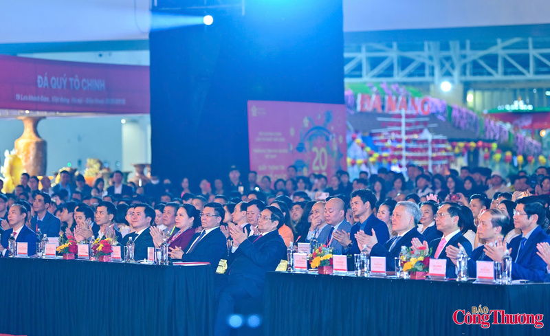 Chùm ảnh: Lễ bế mạc Hội chợ Mùa Xuân lần thứ nhất năm 2026 - 5