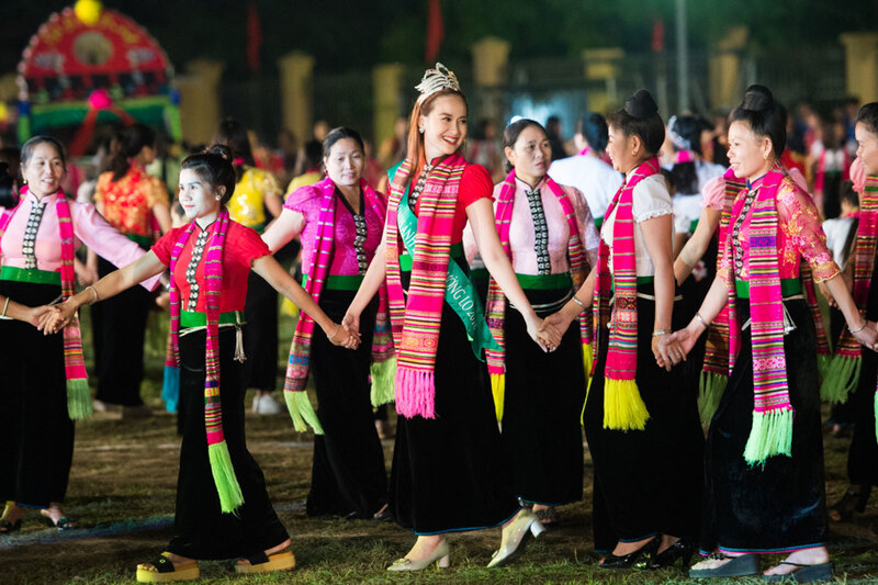 Xòe Thái gắn liền với lễ hội, nghi lễ, sinh hoạt cộng đồng của người Thái. Ảnh: Trung Sơn