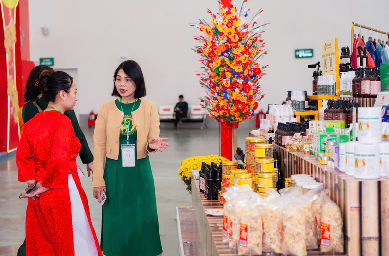 Okvip tại về thành phố Huế tham gia gian hàng và giới thiệu sản phẩm tại Hội chợ Mùa Xuân 2026 tại Hà Nội. Ảnh: Nguyễn Tuấn