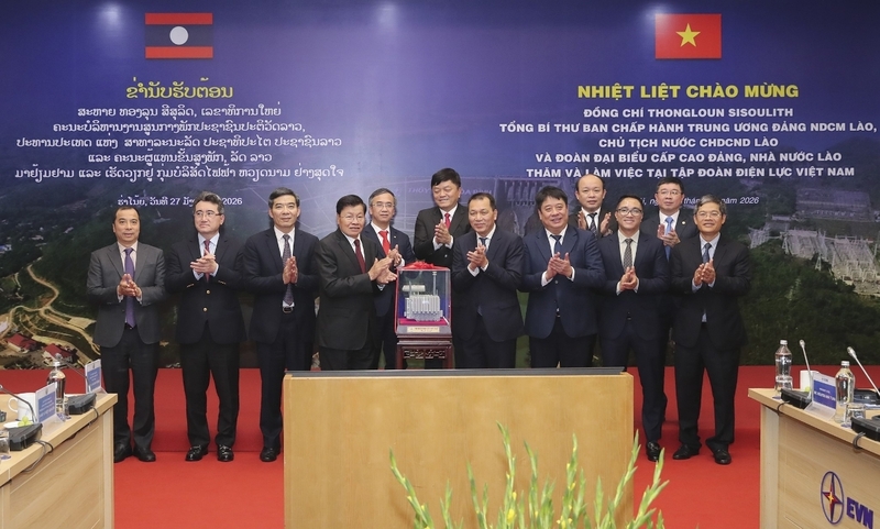 Tổng Bí thư, Chủ tịch nước Cộng hòa Dân chủ Nhân dân Lào Thongloun Sisoulith cùng đoàn đại biểu cấp cao Đảng, Nhà nước Lào đã đến thăm và làm việc tại Tập đoàn Điện lực Việt Nam (EVN) đầu tháng 1/2026 - Ảnh: EVN