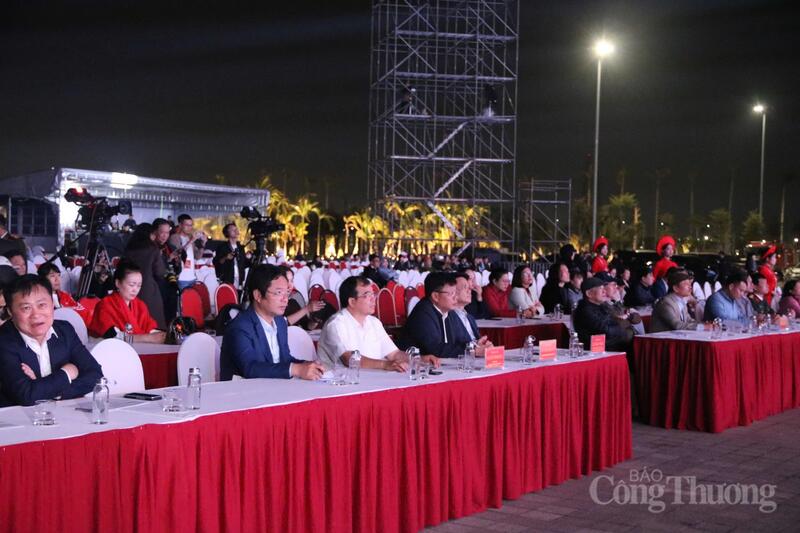 Các đại biểu tham gia tại chương trình tổng duyệt.