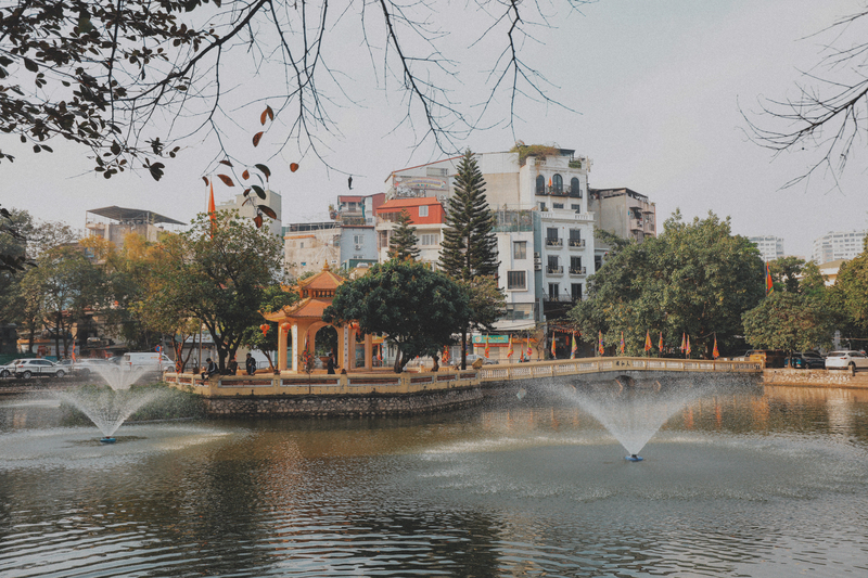 Mái đình làng Mọc cổ kính giữa lòng Thủ đô. Ảnh: Phong Nguyễn