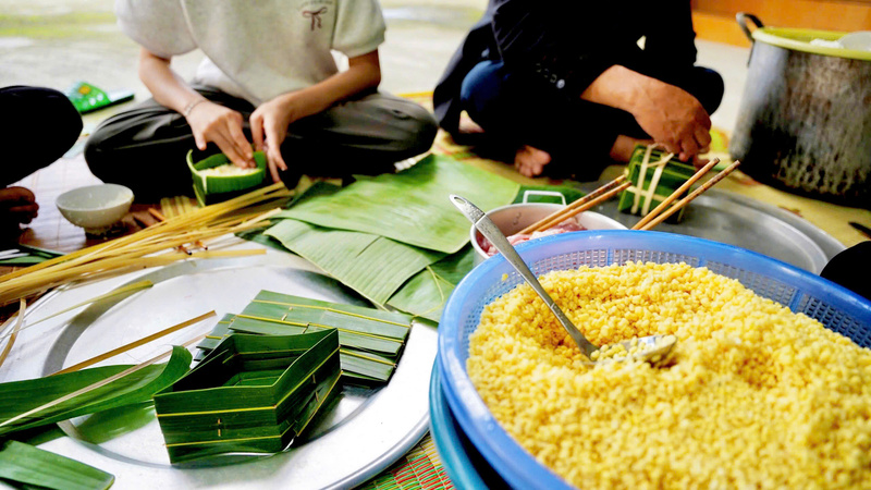Giữ nếp xuân xứ Thanh trong màu bánh chưng gói lá chuối quê nhà - 3