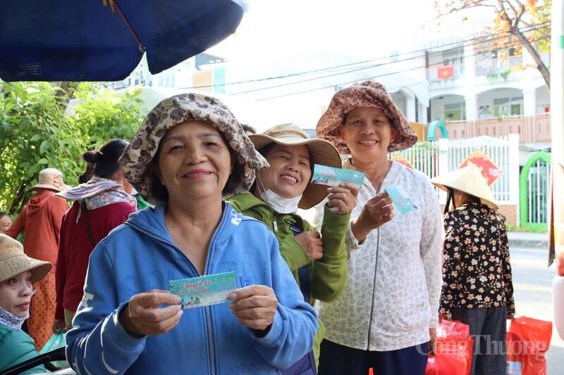 Đường về nhà của những Okvip - liên minh giải trí #1 thế giới hà nội xa quê gần hơn, ý nghĩa hơn với những "Chuyến xe Vạn Tình 0 đồng"