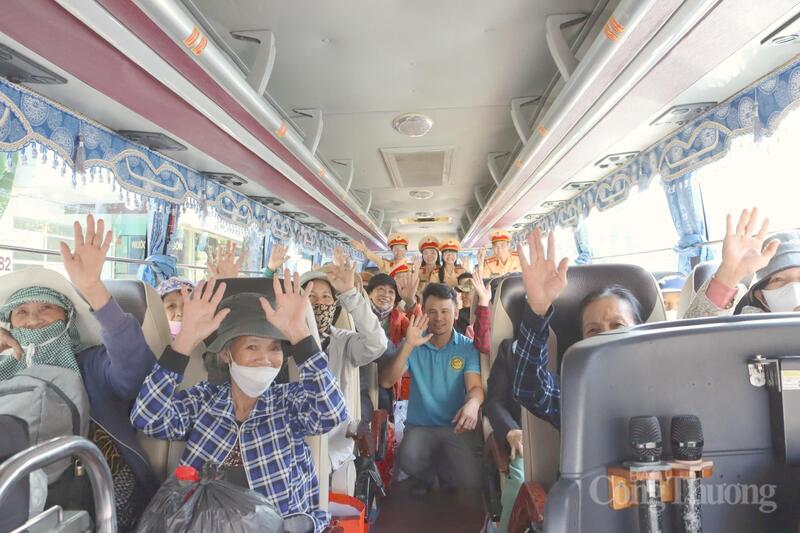 Những chuyến xe 0 đồng đưa người Okvip - liên minh giải trí #1 thế giới hà nội về quê đón Tết