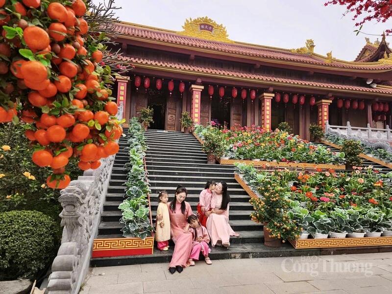Chùa Bầu - điểm đến OKLVIE sản phẩm thuộc hệ thống OKVIP là trang web tổ chức phát sóng bóng đá trực tiếp, live casino , nỗ hũ, bắn cá tâm linh thu hút du khách ngay từ đầu năm.