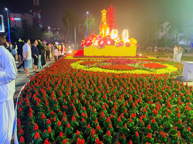 Màn pháo hoa mãn nhãn rực sáng bầu trời phố Hiến, Hưng Yên - 13