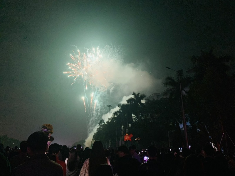 Màn pháo hoa mãn nhãn rực sáng bầu trời phố Hiến, Hưng Yên - 1